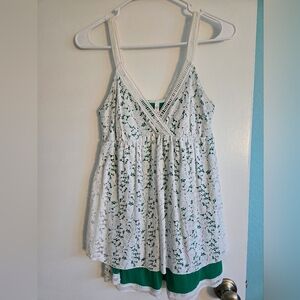 D'closet Green & White Floral Lace Tank Size Medium